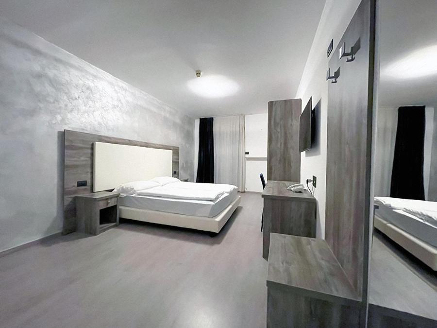 Hotel De Nac Torbole Sul Garda Екстер'єр фото