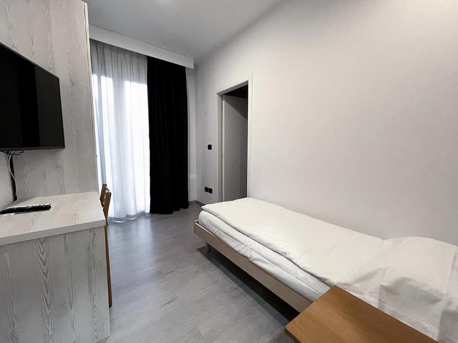 Hotel De Nac Torbole Sul Garda Екстер'єр фото
