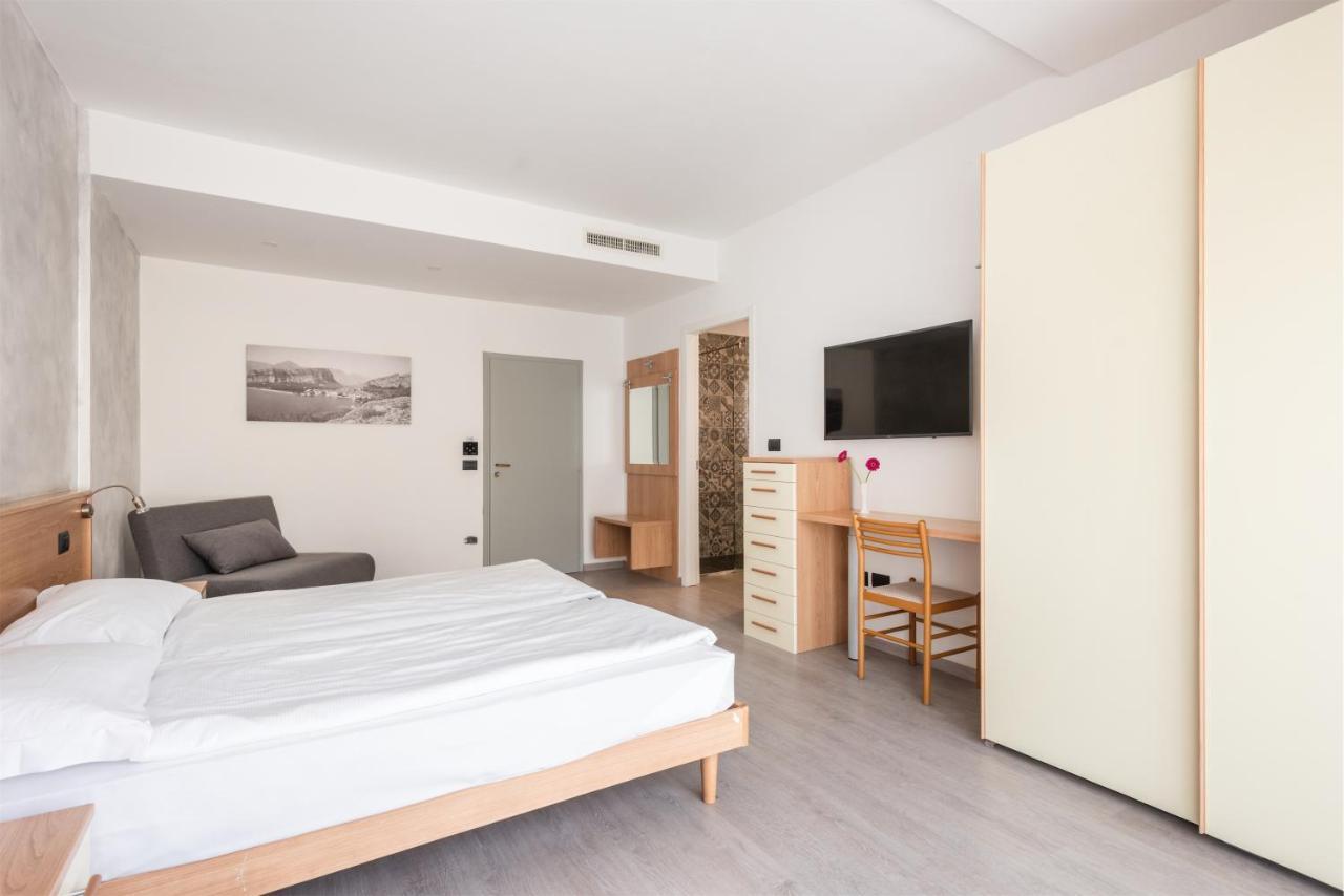 Hotel De Nac Torbole Sul Garda Екстер'єр фото
