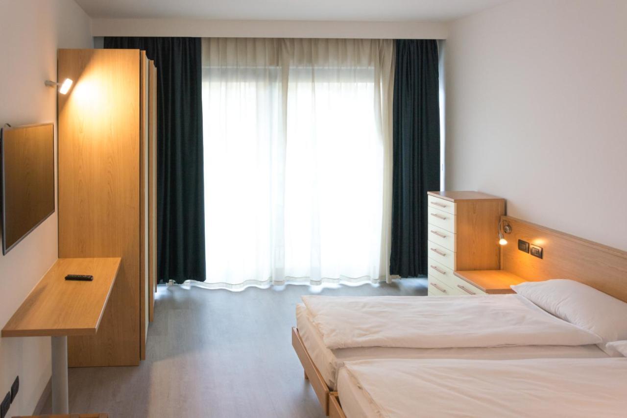 Hotel De Nac Torbole Sul Garda Екстер'єр фото